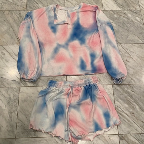 NWOT Trendy Lounge Set​​ - Picture 3 of 7